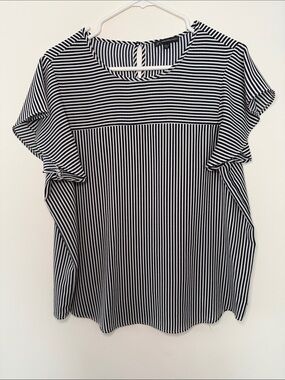 Adrianna Papell Black & White Striped Short Sleeve Blouse